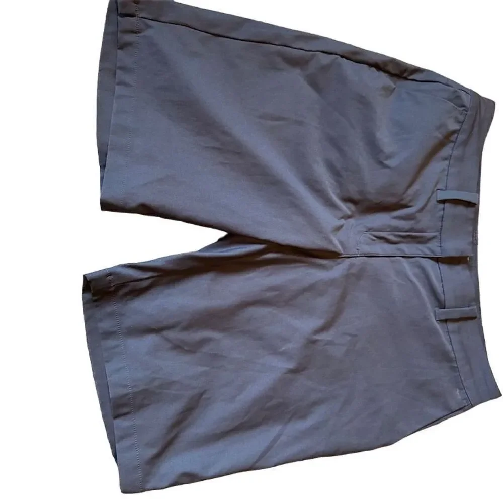 Nike Gray Chino Dri-FIT Flat Front Golf Shorts Women's Size 6